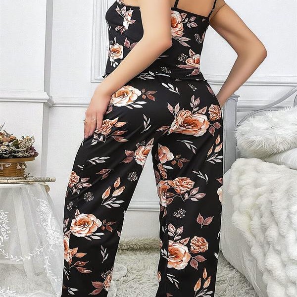 Arias Closet Büyük Beden Siyah Üstüne Çiçek Desenli İnce Askılı 2'Li Pijama Takımı