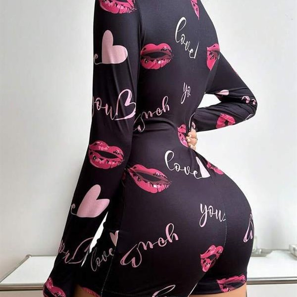 Arias Closet Pamuklu Kırmızı Öpücük Ve Kalp Desenli Düğmeli Uzun Kol Tulum Pijama