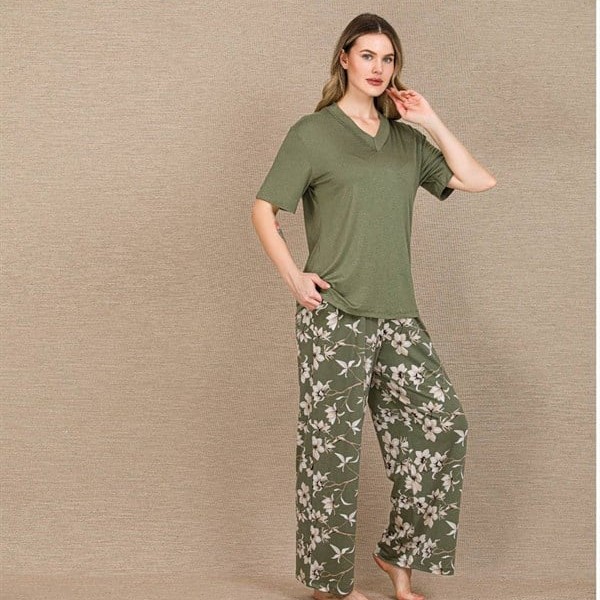 Arias Closet Şık Tasarım Çiçek Desenli Yeşil Kısa Kol Viskon Pijama Takımı
