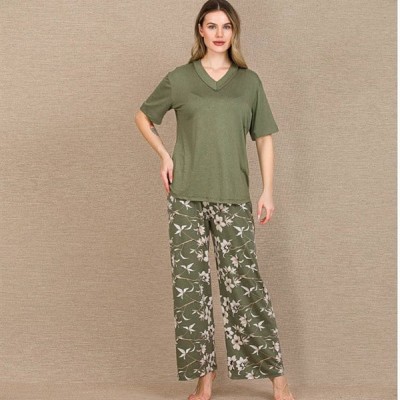 Arias Closet Şık Tasarım Çiçek Desenli Yeşil Kısa Kol Viskon Pijama Takımı