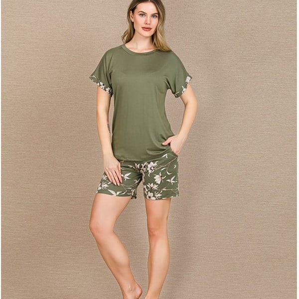 Arias Closet Şık Tasarım Çiçek Desenli Yeşil Şortlu Kısa Kol Viskon Pijama Takımı