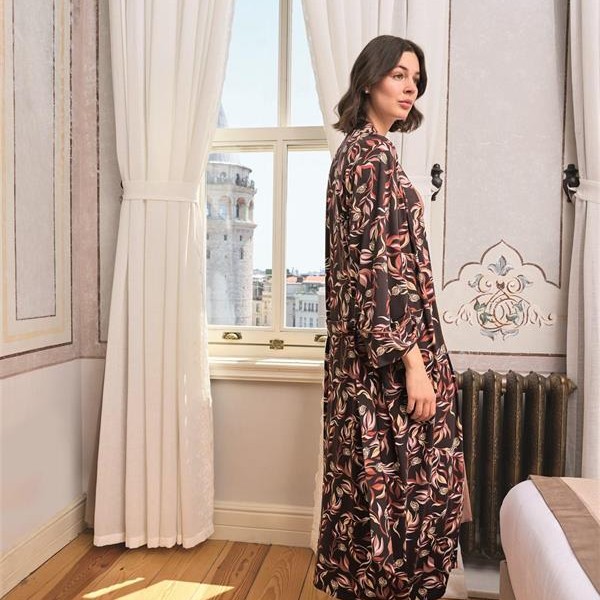 Arias Closet Yaprak Desenli Yırtmaçlı Dantelli Ve Dekolteli Sabahlık Takımı