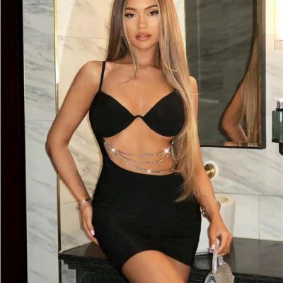 Arias Closet Zincir Detaylı Göğüs Dekolteli Siyah Mini Club Elbisesi