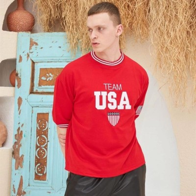Erkek Bisiklet Yaka Tişört Nakış İşlemeli Kısa Kol Oversize T-Shirt - Kırmızı