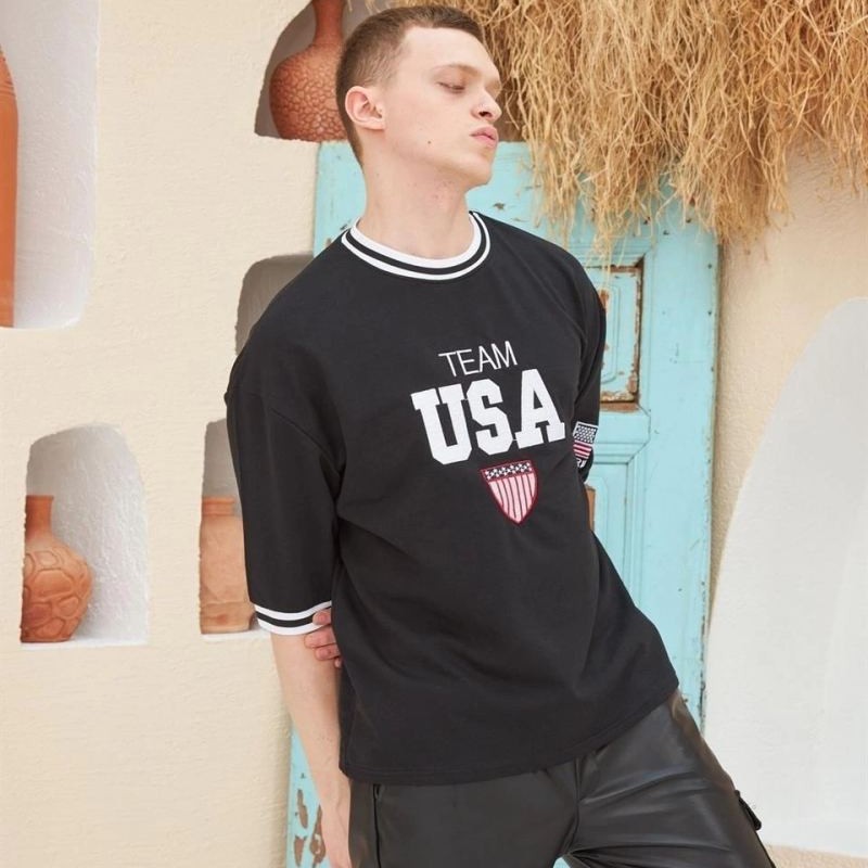 Erkek Bisiklet Yaka Tişört Nakış İşlemeli Kısa Kol Oversize T-ShirtSiyah