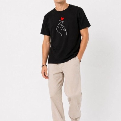 Erkek Kore Parmak Kalp Aşk Temalı Minimal Baskılı Tişört Yazlık Kısa Kol T-Shirt - Siyah