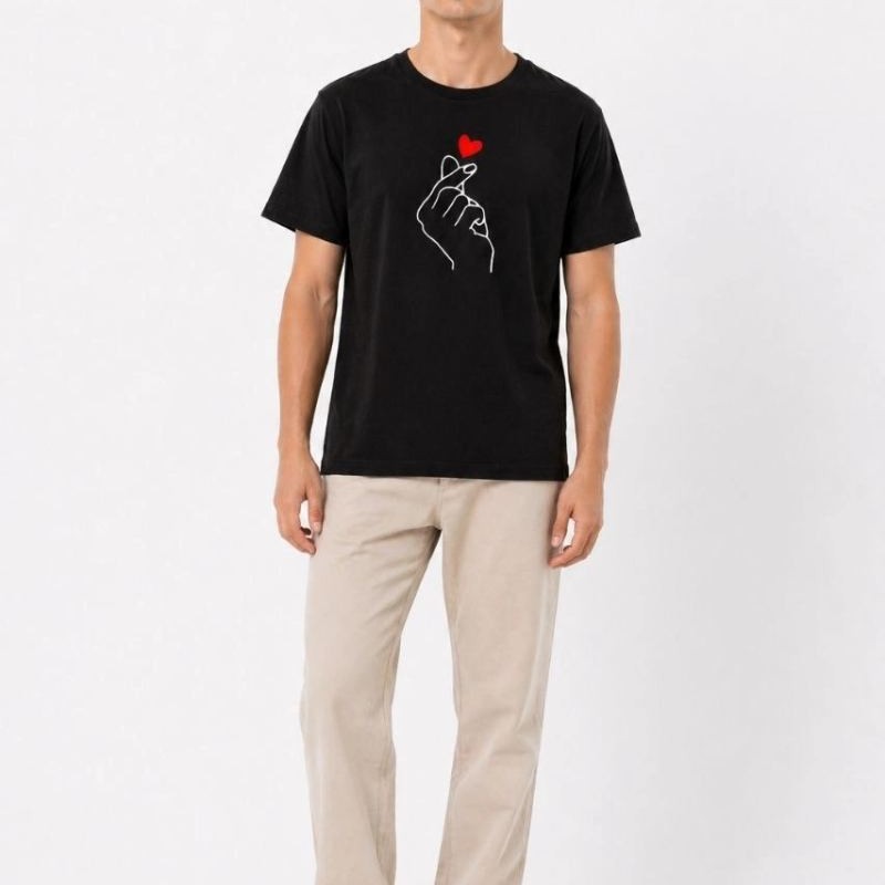 Erkek Kore Parmak Kalp Aşk Temalı Minimal Baskılı Tişört Yazlık Kısa Kol T-Shirt - Siyah