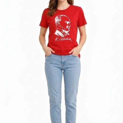 Kadın Atatürk Baskılı Tişört Kısa Kollu Bisiklet Yaka T-Shirt - Kırmızı