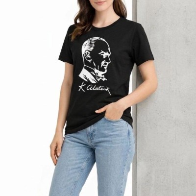 Kadın Atatürk Baskılı Tişört Kısa Kollu Bisiklet Yaka T-Shirt - Siyah