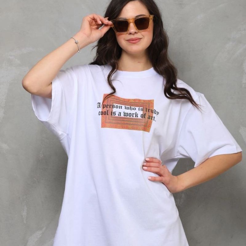 Kadın Baskılı T-Shirt Kısa Kol Bisiklet Yaka Oversize Rahat Kalıp Tişört - Beyaz