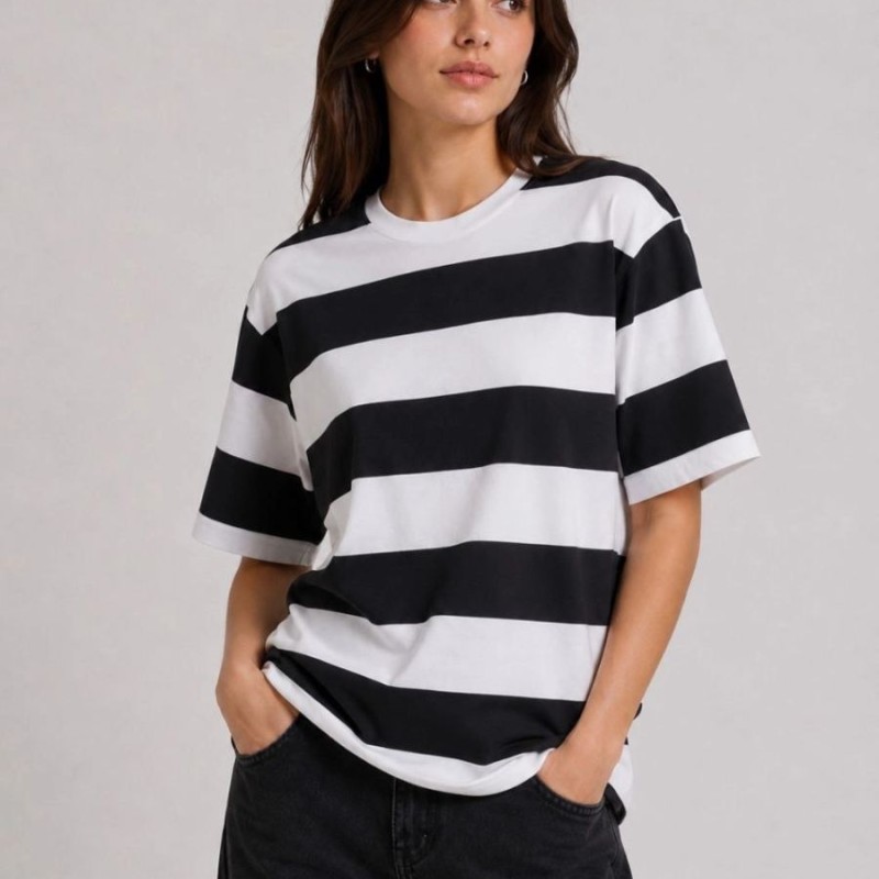 Kadın Çizgili Oversize Tişört Bisiklet Yaka Kısa Kol Yazlık T-Shirt - Siyah