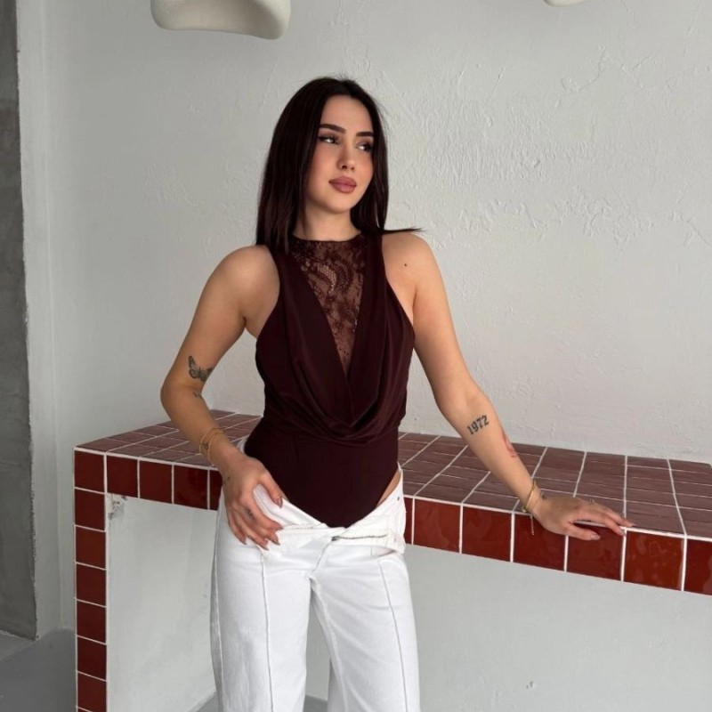 Kadın Dantel Detaylı Derin Dekolte Body Şık Kolsuz Yazlık Bodysuit - Kahvrenegi