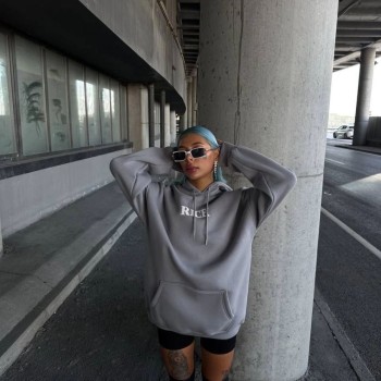 Kadın Kapüşonlu Kanguru Cepli Sweatshirt 3 İplik Pamuklu Baskılı Hoodie - Gri