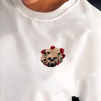 Kadın Kısa Kol Yazlık Tişört Bisiklet Yaka Kuru Kafa Baskılı T-Shirt - Beyaz