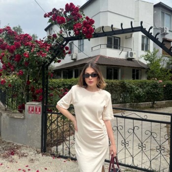 Kadın Kısa Kollu Uzun Yandan Yırtmaçlı Elbise - Bej