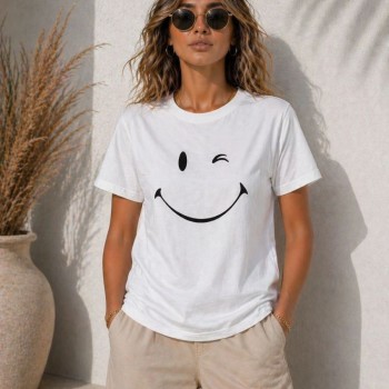 Kadın Minimal Gülümseyen Yüz Baskılı Tişört Kısa Kol Yazlık T-Shirt - Beyaz