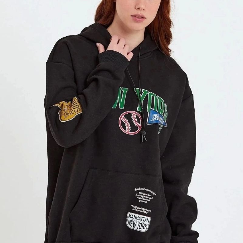 Kadın Oversize Kapüşonlu Cepli Ön Kol Baskılı 3 İplik Pamuklu Hoodie Sweatshirt - Siyah