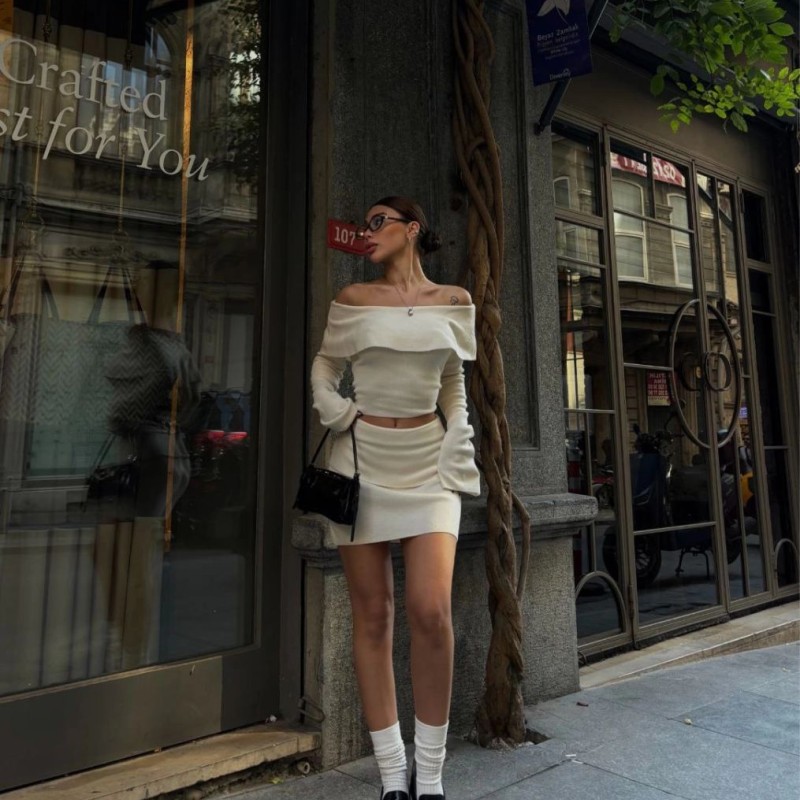Kadın Straplez , Madonna , Carmen Yaka Croplu Mini Etekli ikili Alt-Üst Takım Triko - Beyaz