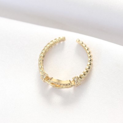 Kemer Tokası Tasarımlı Gold Renk Zirkon Taşlı Ayarlanabilir Yüzük