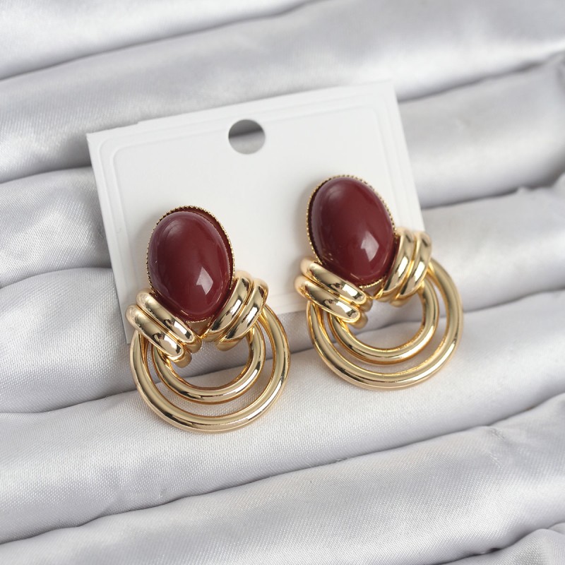 Pirinç Gold Renk Bordo Taşlı Vintage Kadın Küpe
