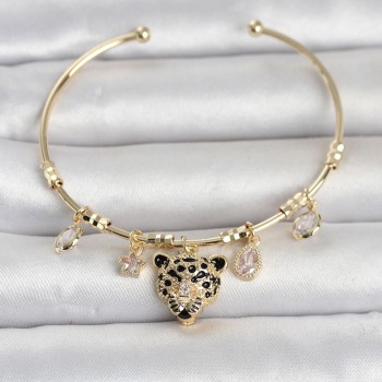 Pirinç Gold Renk Leopar Detaylı Charmlı Kadın Bileklik
