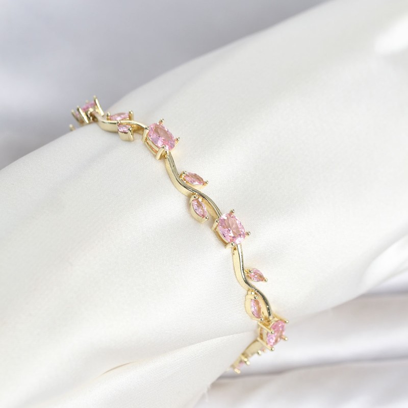 Pirinç Gold Renk Pembe Zirkon Taşlı Çiçek Model Kadın Bileklik
