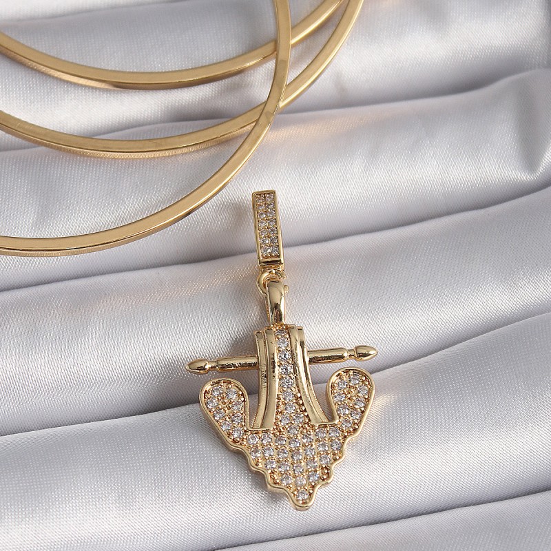 Pirinç Gold Renk Zirkon Taşlı Çapa Model Ajda Charm