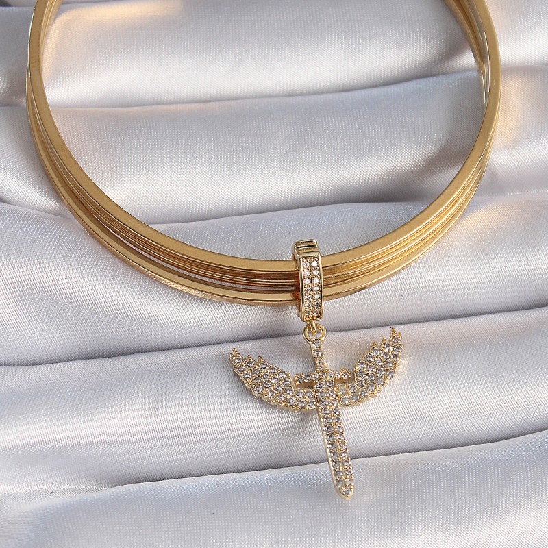 Pirinç Gold Renk Zirkon Taşlı Mikail Model Ajda Charm