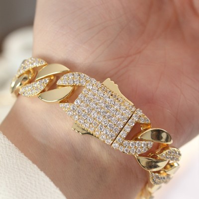 Vip Seri Pirinç Zirkon Taşlı Gold Renk Gurmet Bileklik